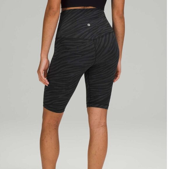 Lululemon Align Super High Rise Short *10" Le Tigre Camo Deep Coal Multi - Picture 6 of 6